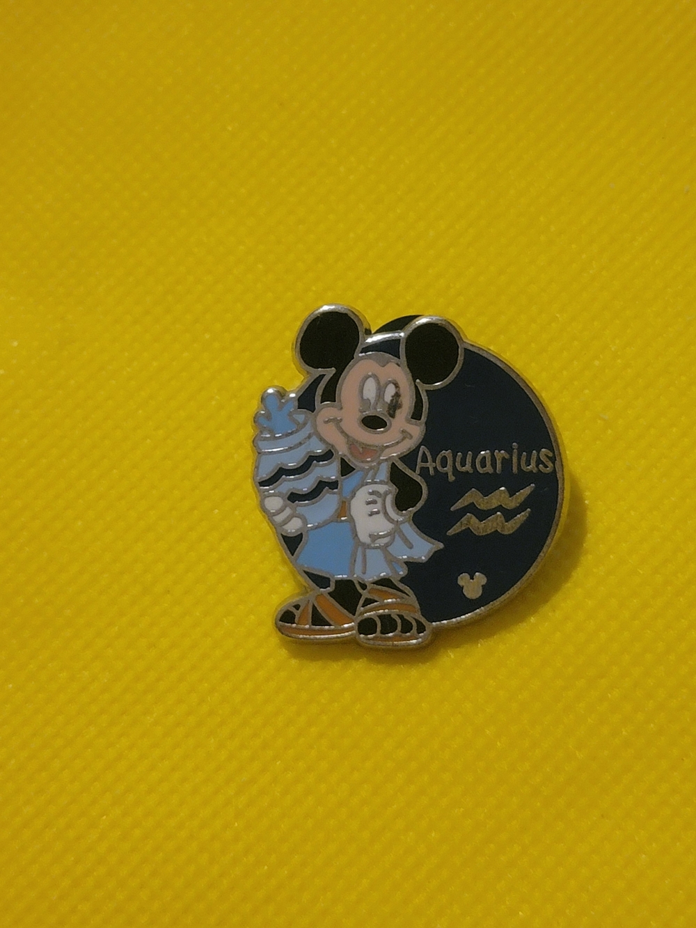 Disney Mickey Mouse Aquarius Zodiac Hidden Mickey Trading Pin